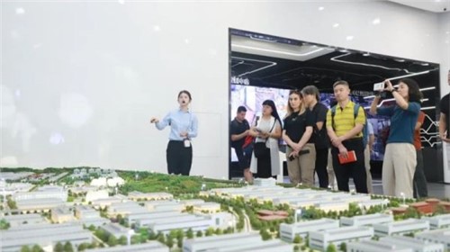 國(guó)際媒體第二波！法新社等11家國(guó)內(nèi)外主流媒體采訪中偉